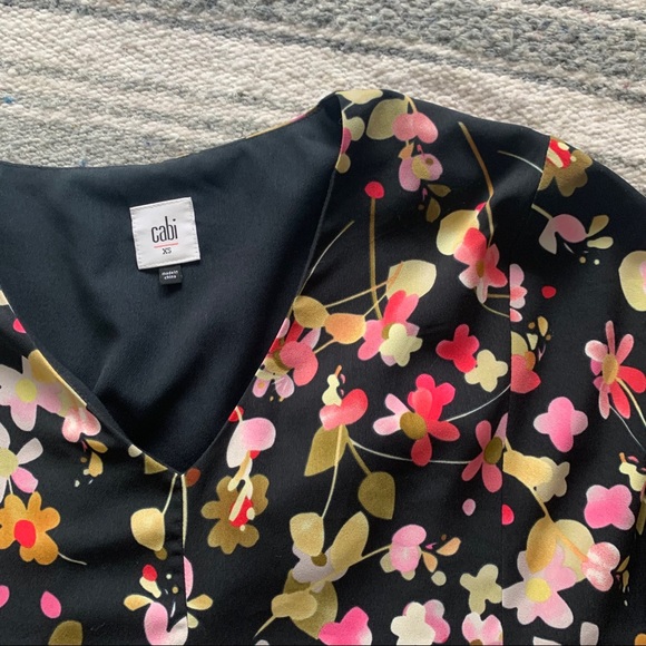 CABI Charm Blouse Floral Limited Edition Flawless - Picture 2 of 4